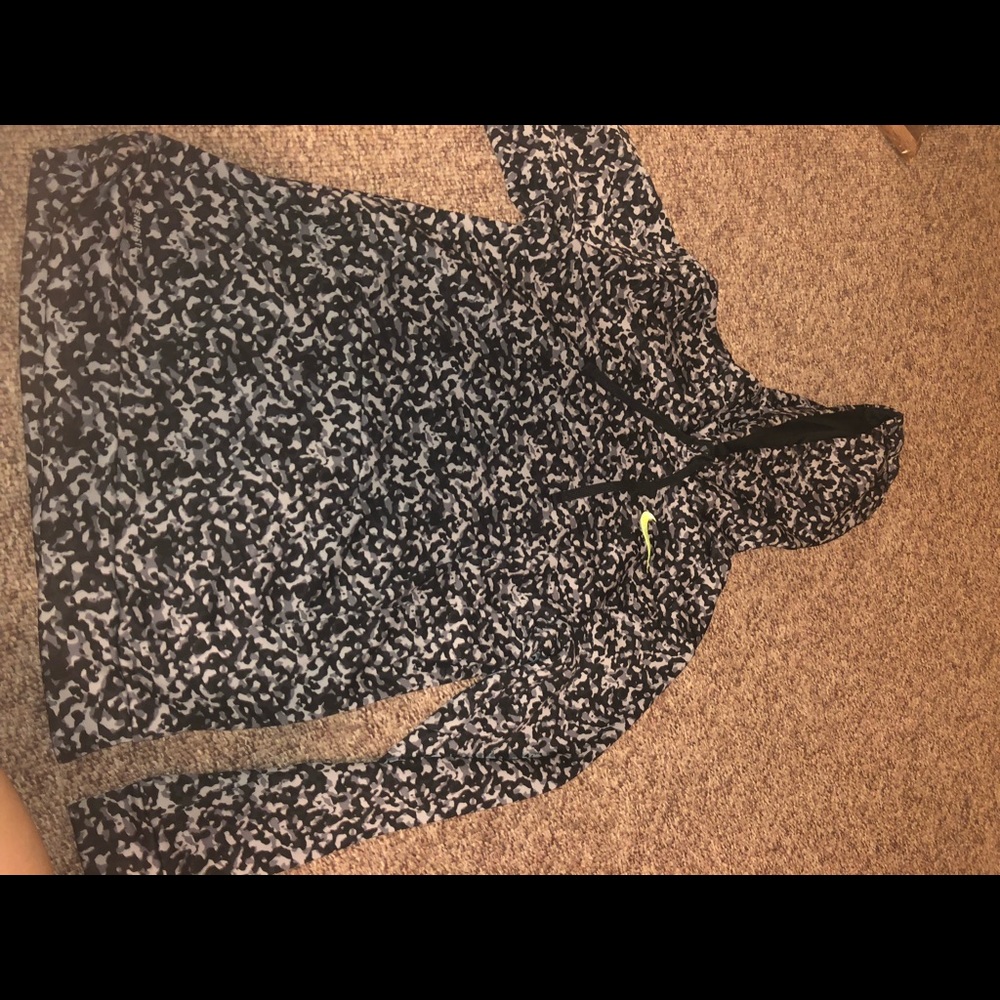 Nike therma fit sweatshirt